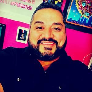 Meet your Posher, Casey